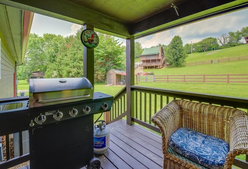 Sevierville Cabin W/ Private Hot Tub & Fire Pit