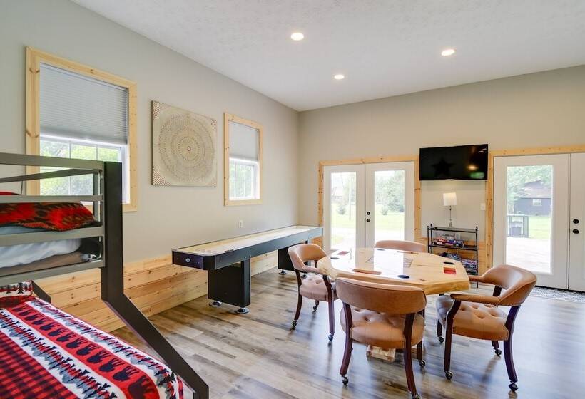 Sevierville Cabin W/ Private Hot Tub & Fire Pit