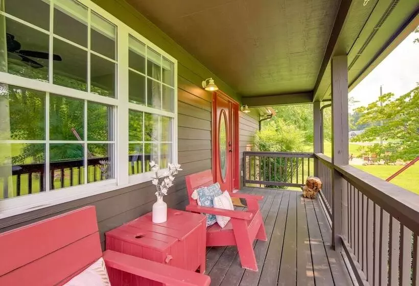 Sevierville Cabin W/ Private Hot Tub & Fire Pit