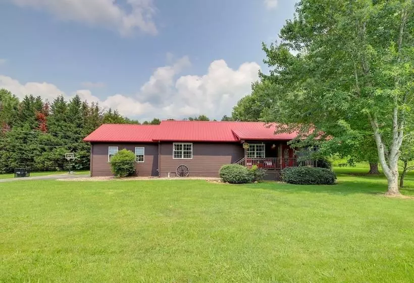 Sevierville Cabin W/ Private Hot Tub & Fire Pit