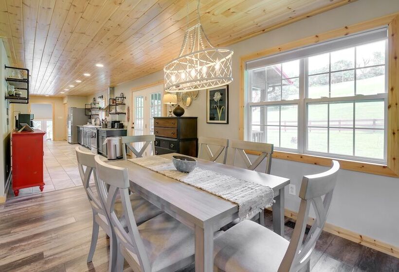 Sevierville Cabin W/ Private Hot Tub & Fire Pit