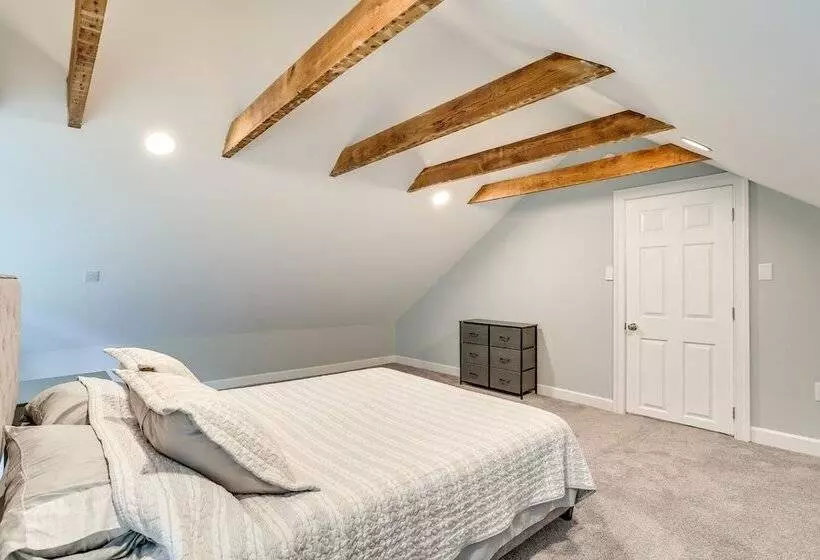 Spacious Country Home In Coatesville On Old Ranch!