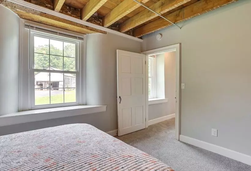 Spacious Country Home In Coatesville On Old Ranch!