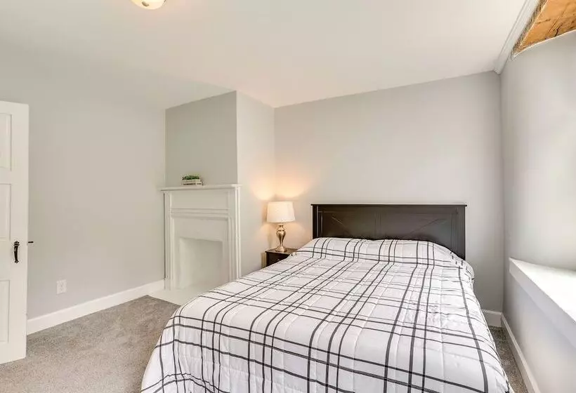 Spacious Country Home In Coatesville On Old Ranch!