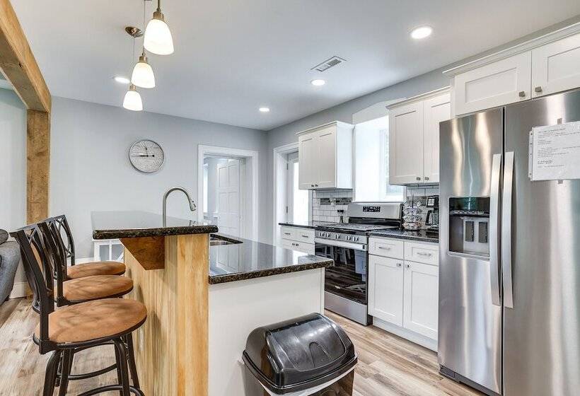 Spacious Country Home In Coatesville On Old Ranch!