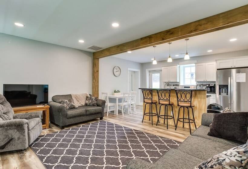 Spacious Country Home In Coatesville On Old Ranch!