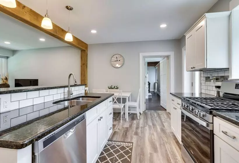 Spacious Country Home In Coatesville On Old Ranch!