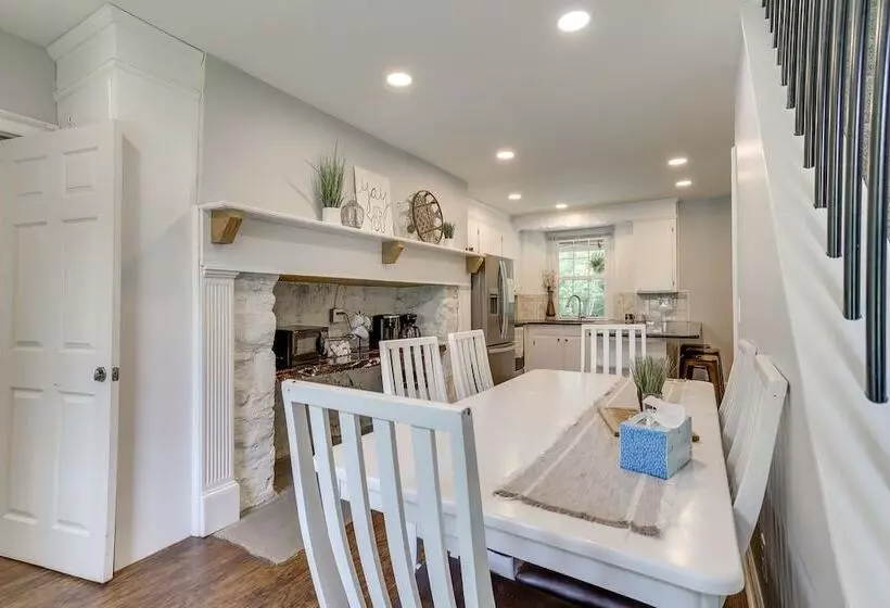 Spacious Country Home In Coatesville On Old Ranch!