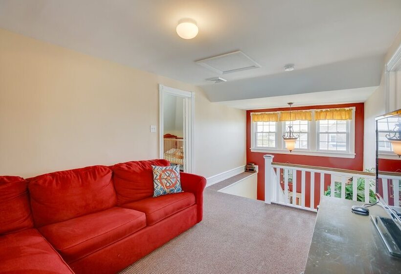 Spacious Jersey Shore Getaway: Walk To Beach!