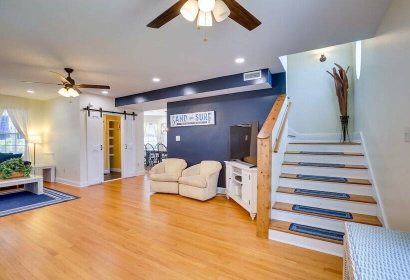 Spacious Jersey Shore Getaway: Walk To Beach!