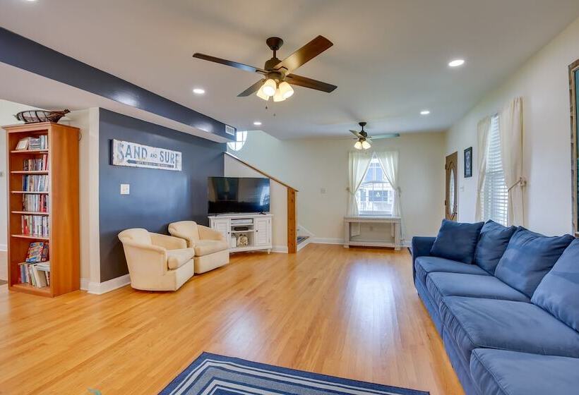 Spacious Jersey Shore Getaway: Walk To Beach!