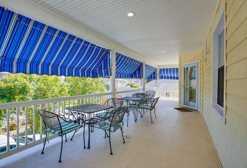 Spacious Jersey Shore Getaway: Walk To Beach!