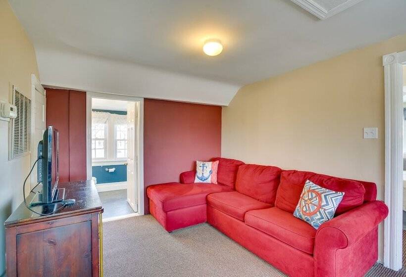 Spacious Jersey Shore Getaway: Walk To Beach!