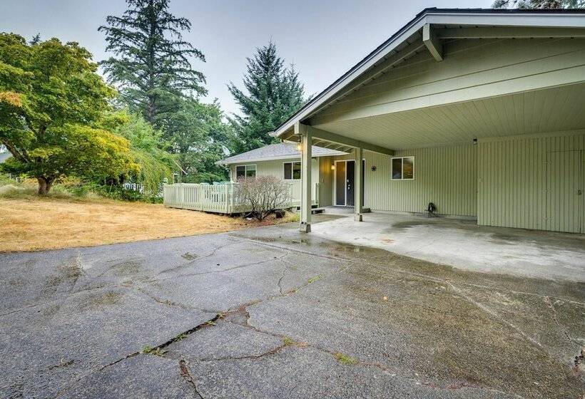 Expansive Lake Forest Park Home W/ Private Deck!