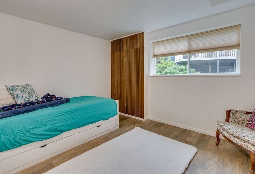 Expansive Lake Forest Park Home W/ Private Deck!