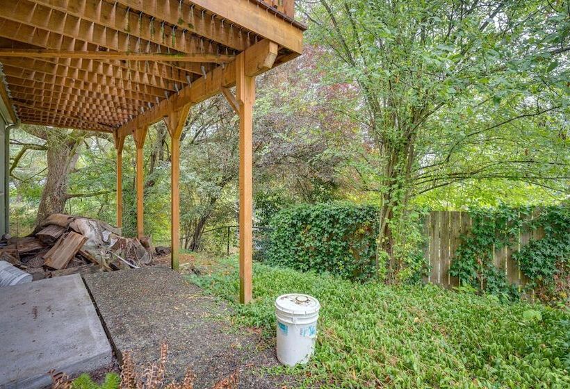 Expansive Lake Forest Park Home W/ Private Deck!