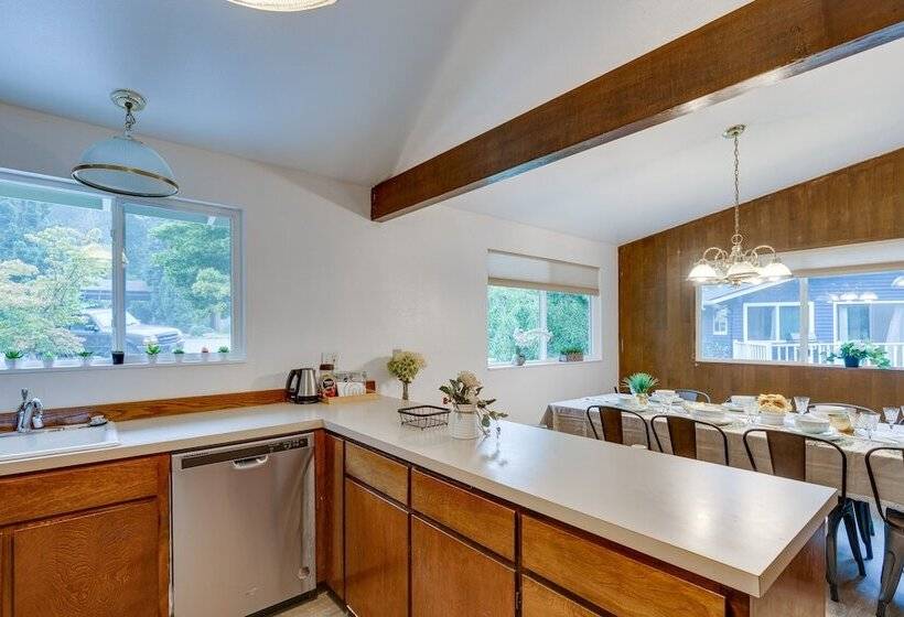 Expansive Lake Forest Park Home W/ Private Deck!