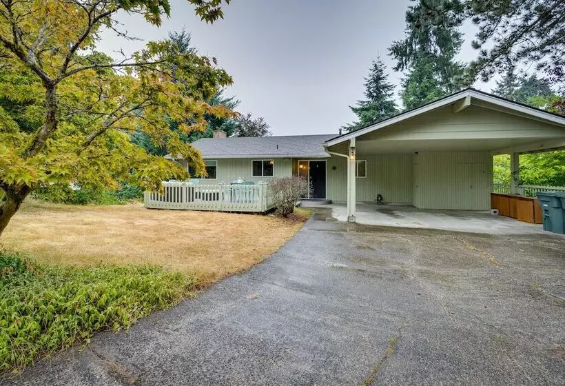 Expansive Lake Forest Park Home W/ Private Deck!