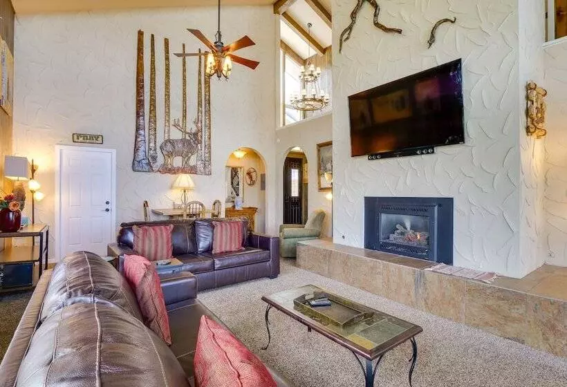 Hot Tub Relaxation: Luxe Summit Gem W/ Mtn Views