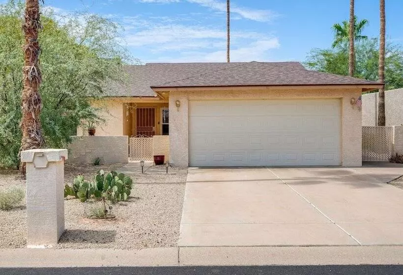 Sun Lakes Home In Retirement Community W/ 3 Pools