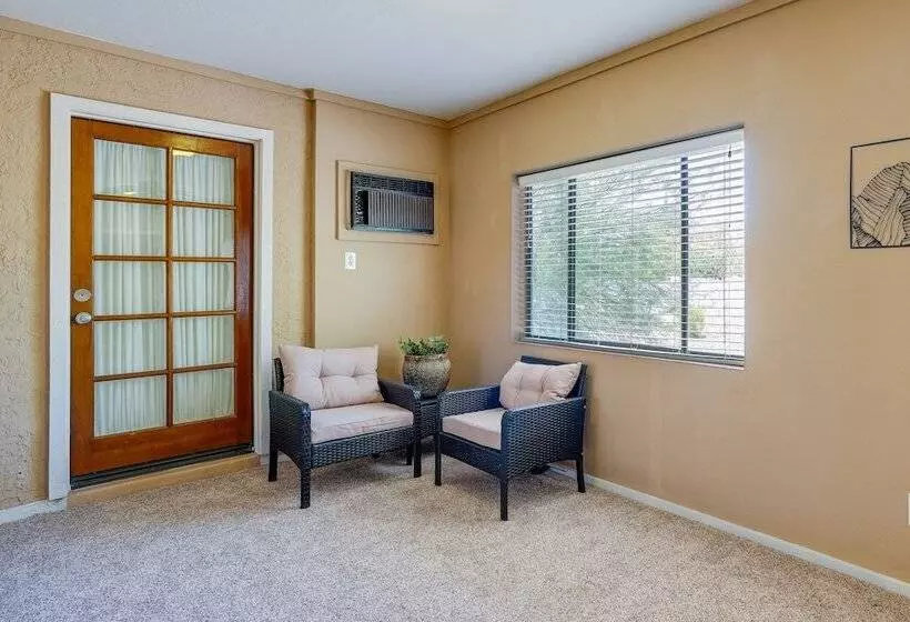 Sun Lakes Home In Retirement Community W/ 3 Pools