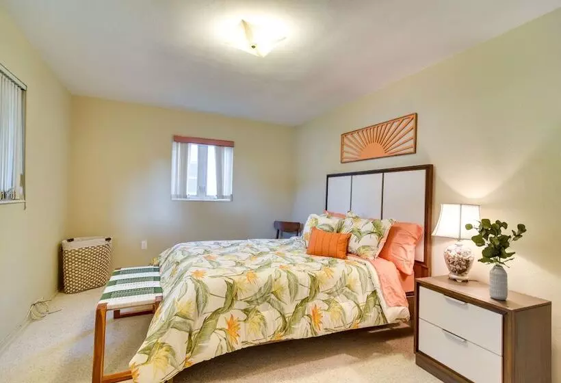 Sunny Seminole Retreat W/ Patio, Near Beaches!