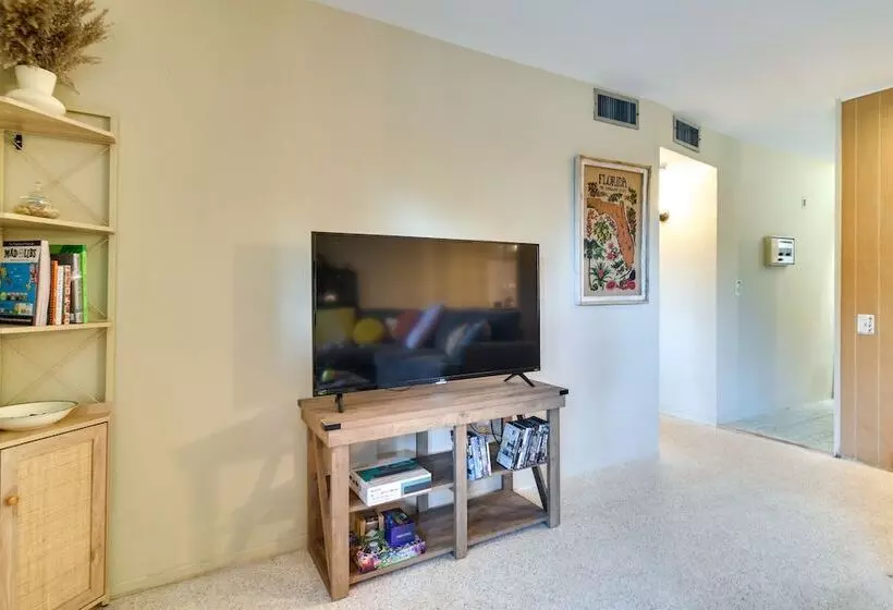 Sunny Seminole Retreat W/ Patio, Near Beaches!