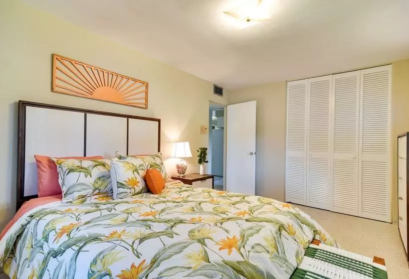 Sunny Seminole Retreat W/ Patio, Near Beaches!