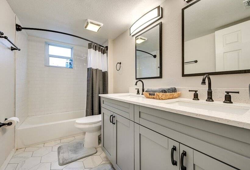 Wfh Friendly Tampa Home Rental: 2 Mi To Downtown!