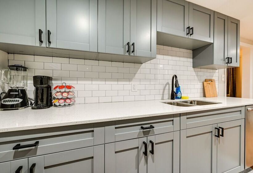 Wfh Friendly Tampa Home Rental: 2 Mi To Downtown!