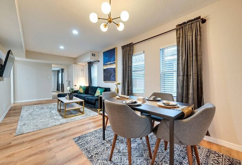 Wfh Friendly Tampa Home Rental: 2 Mi To Downtown!