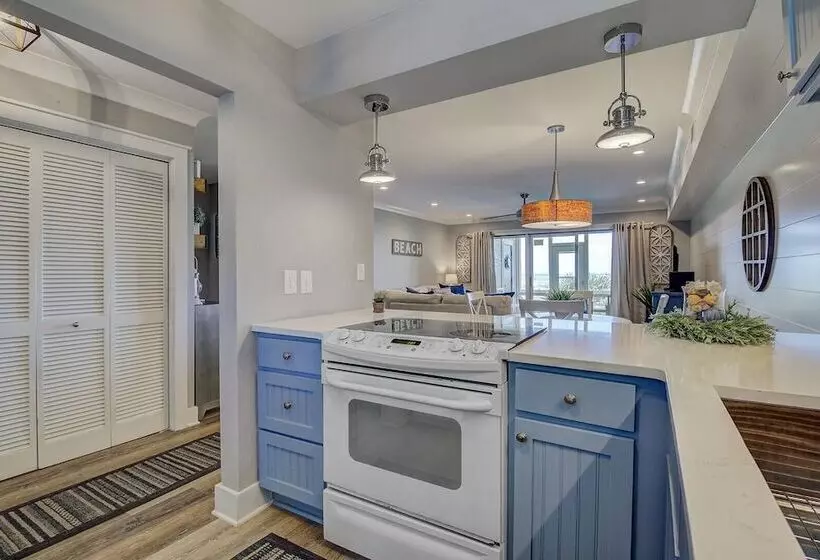 11b Mariners Walk By Avantstay Direct Beach Access! Amazing Views Communal Pool