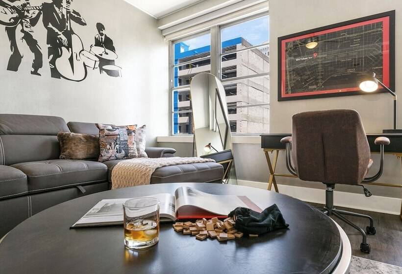 1br Condo In Vibrant New Orleans