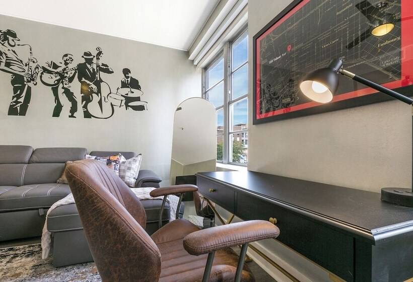 1br Condo In Vibrant New Orleans