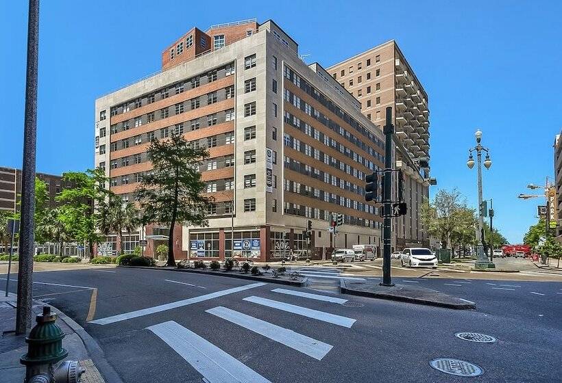 1br Condo In Vibrant New Orleans