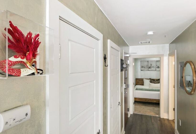 1br Condo In Vibrant New Orleans