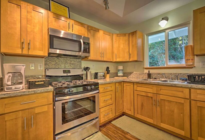 Big Island Paradise Hawaiian Retreat W/ Patio!