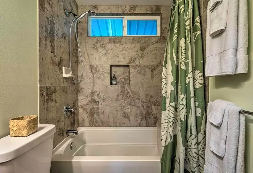 Big Island Paradise  Hawaiian Retreat W/ Patio!