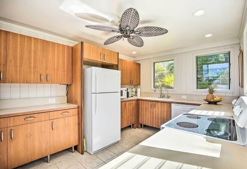 Bright & Airy Beach House W/ Oceanfront Views