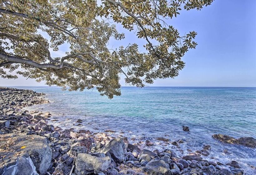 Bright & Airy Beach House W/ Oceanfront Views