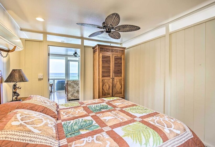 Bright & Airy Beach House W/ Oceanfront Views