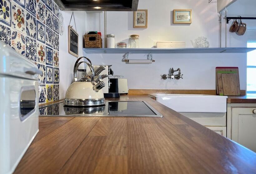 Friesenkate Am Seedeich