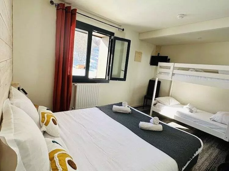 Hostelli Chalet Sainte Anne