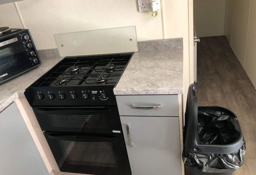 בית מלון כפרי Charming 3 Bed Carven In Hastings