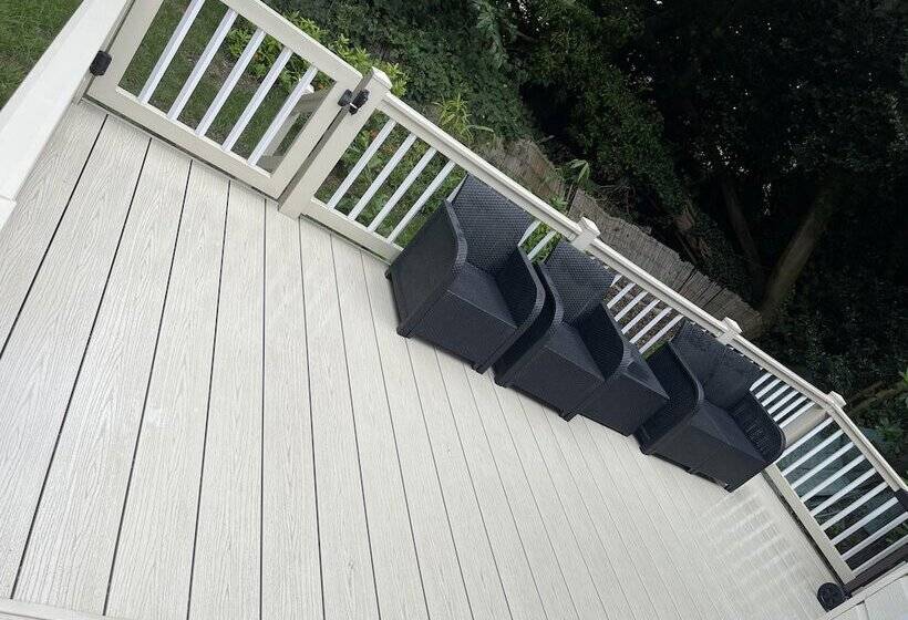 בית מלון כפרי Charming 3 Bed Carven In Hastings