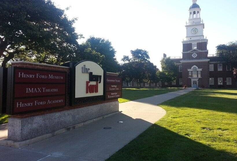 Отель Imperial Suites