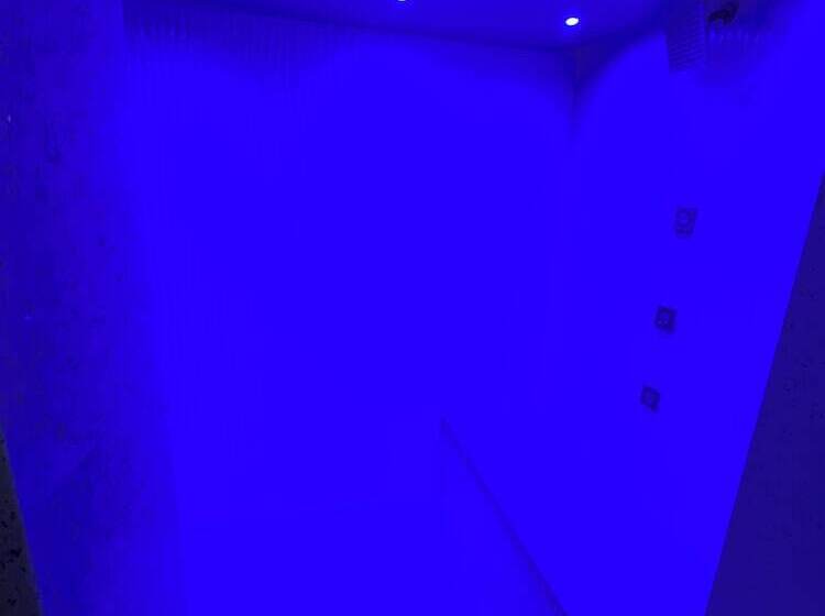 Отель Imperial Suites