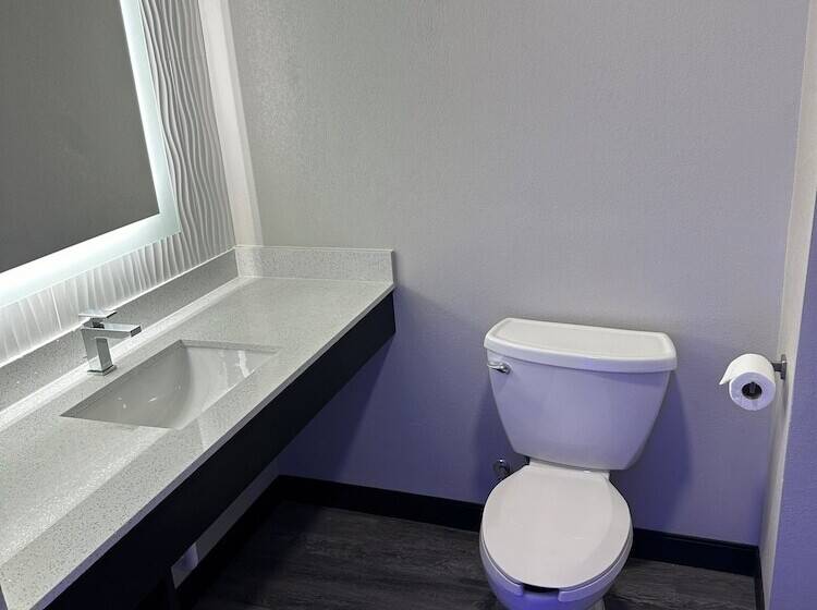 Отель Imperial Suites