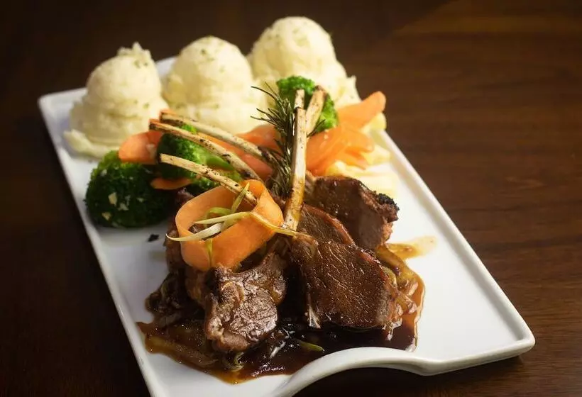 هتل Piarco Palace