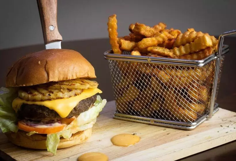 هتل Piarco Palace